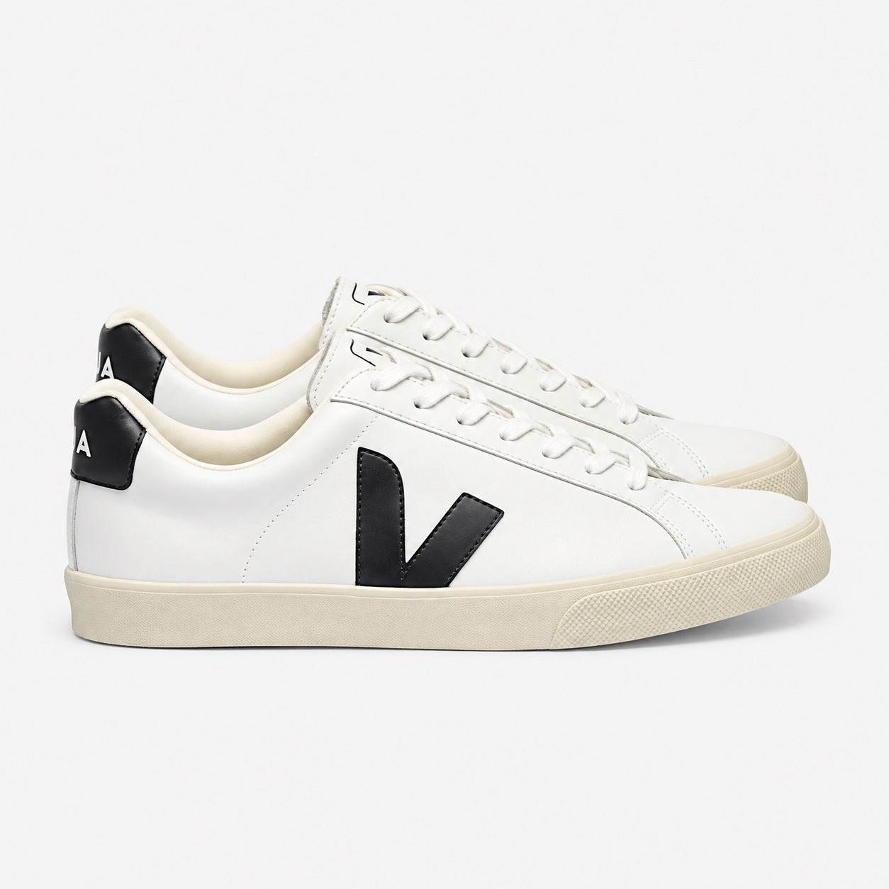 Veja Esplar Leather — Blanco / negro